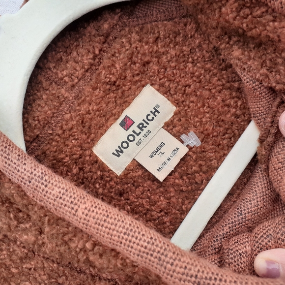 DONATED LOCALLY | Warm Fall/Winter Vest - Picture 4 of 5